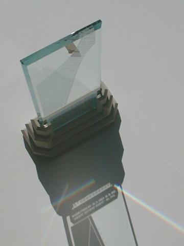 Spectra sundial with multiple prism beams